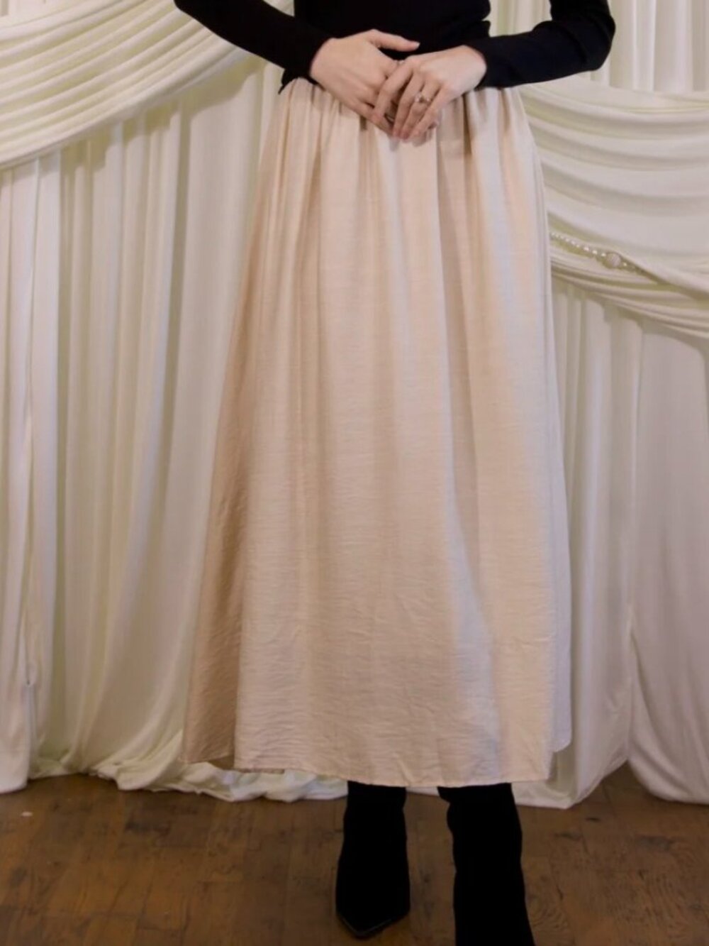 Moon River Black and Cream off shoulder dress - Picture 6 of 6
